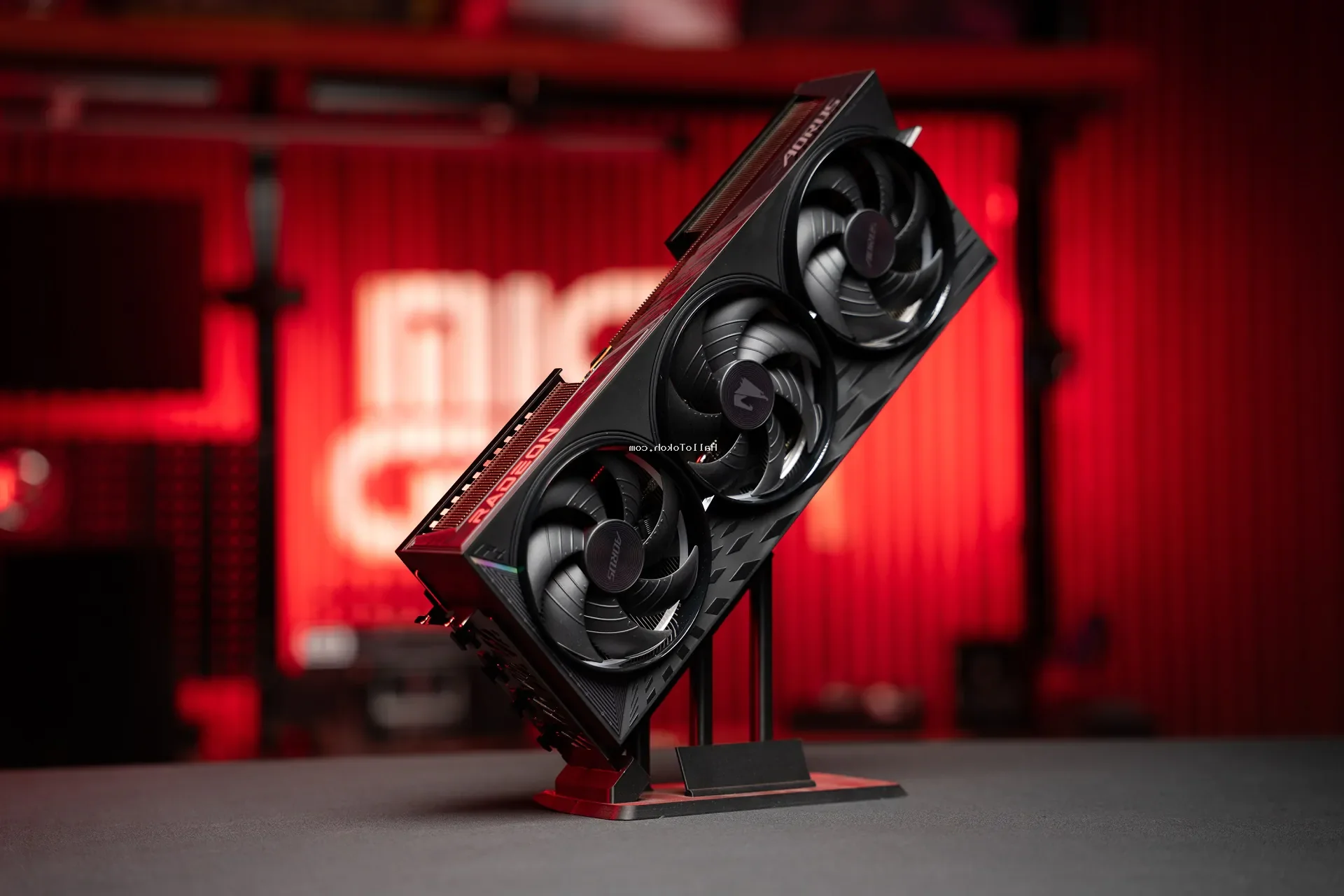 AMD RX 9070 XT Price Surge Nears 1000 Dollars Following Global GPU Hike